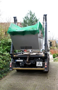skip loader for waste containers